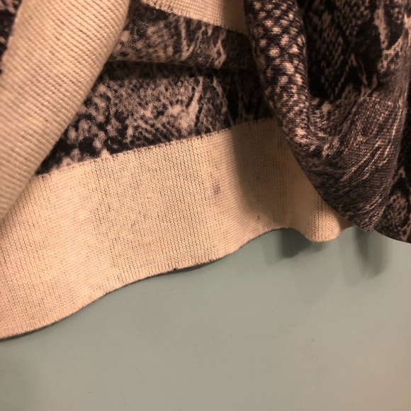 Talbots Soft Merino Wool Bishop Sleeve V-Neck Sweater - Picture 10 of 10